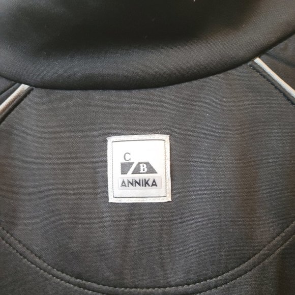 EUC Cutter and Buck Annika Golf Shirt - Picture 5 of 6